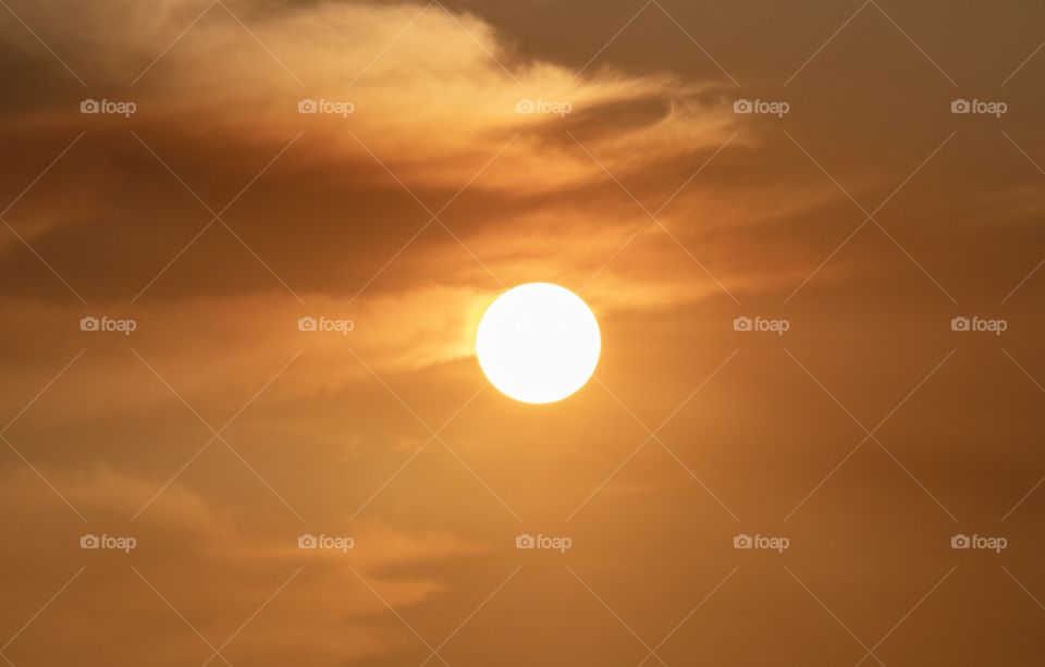 Clear photo of the sun on hot weather