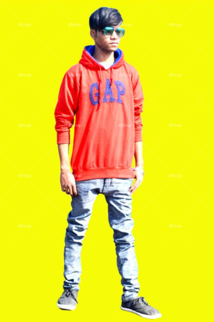 one boy photo/indian photo/one indian boy photo/model photo/one male model photo/full boy photo/ruf and tuf photo/real style model phot/red t shirt photo/unique style photo of model/good photo of modeling /indian boy real style photo