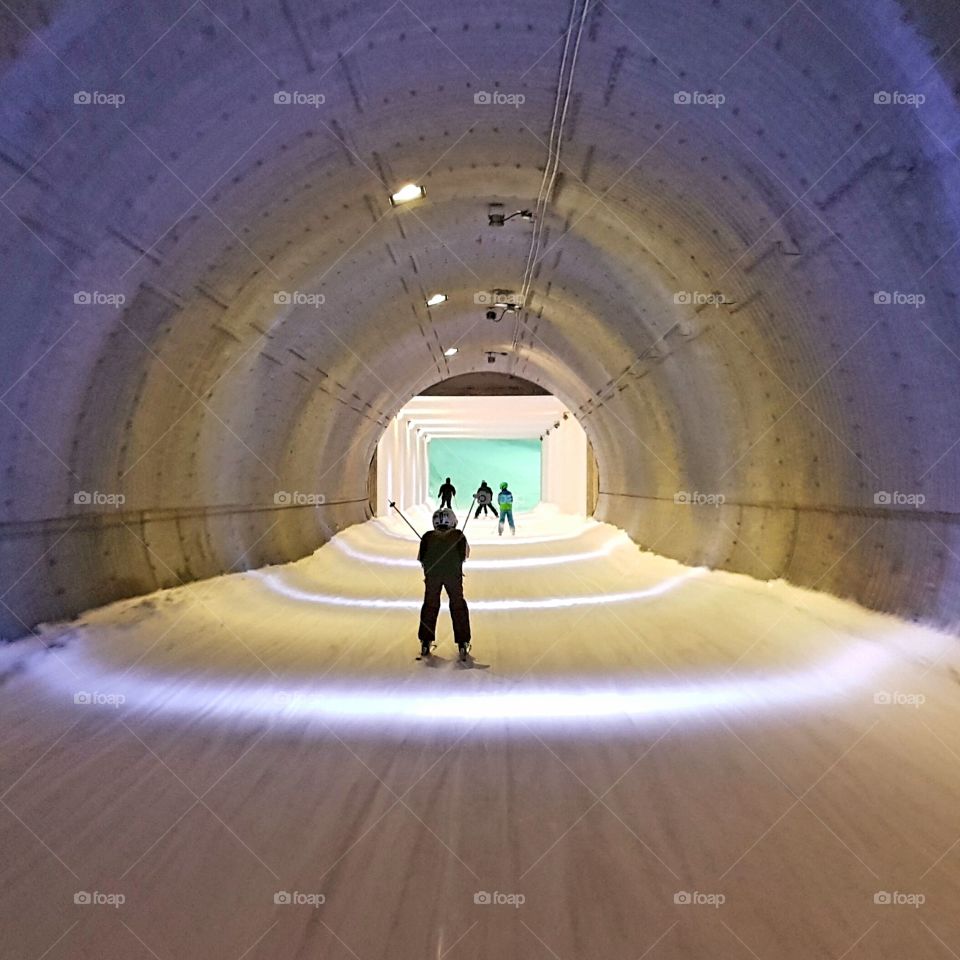 Skiing tunnel