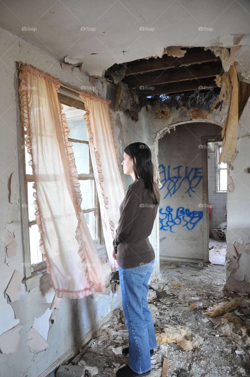 Abandon House and Woman