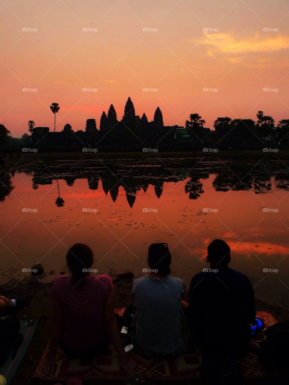 Watching the sunrise in Angkor wat