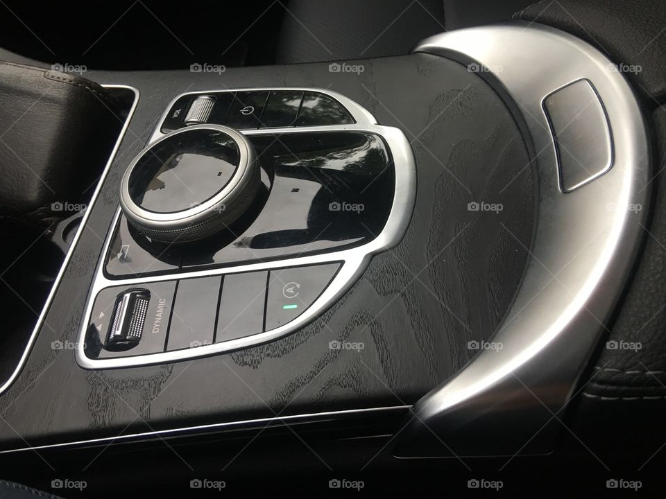 Mercedes-Benz
Cockpit 
Knobs
Car interior
