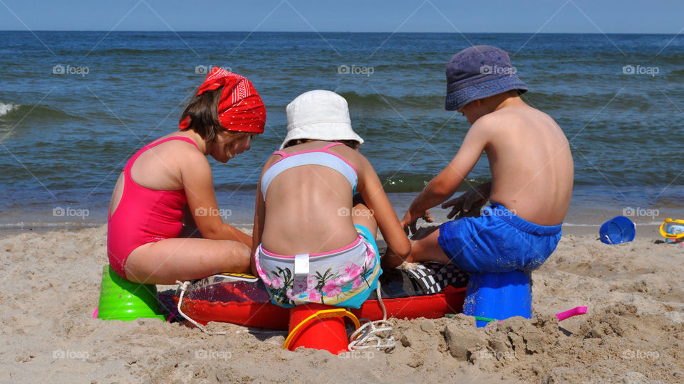 beach summer children poland by krucabomba