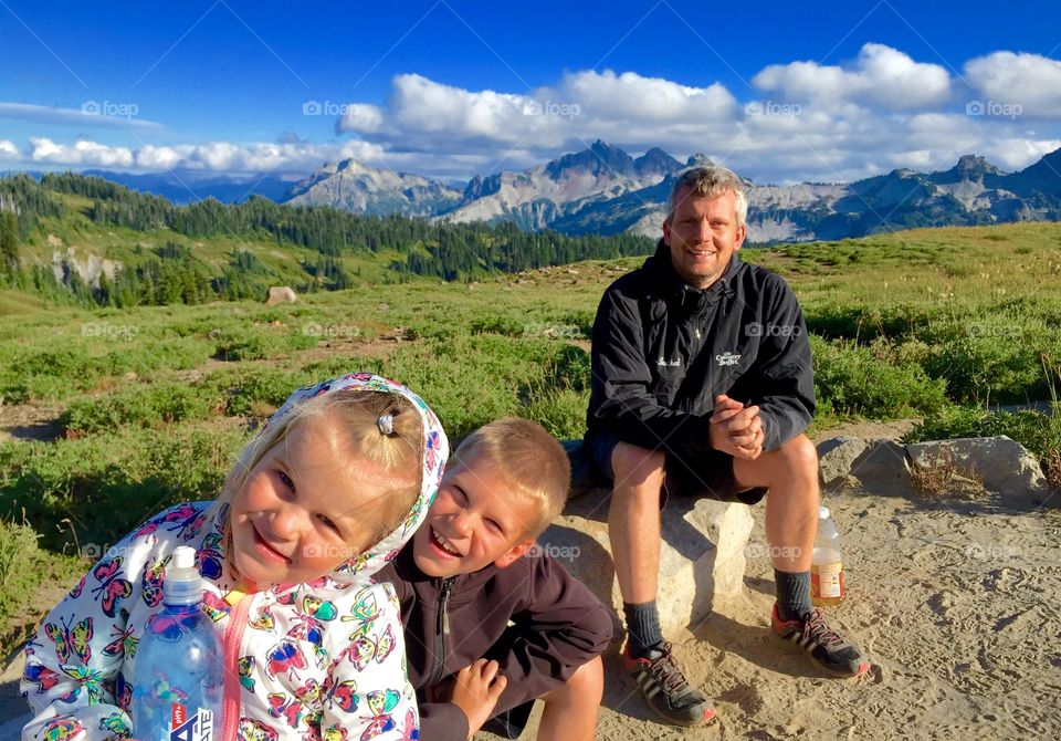 Family hike at Mt Rainier