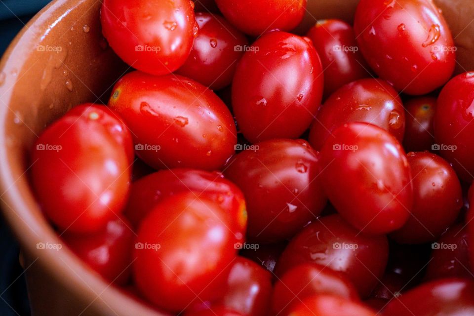 fresh cherry tomatoes