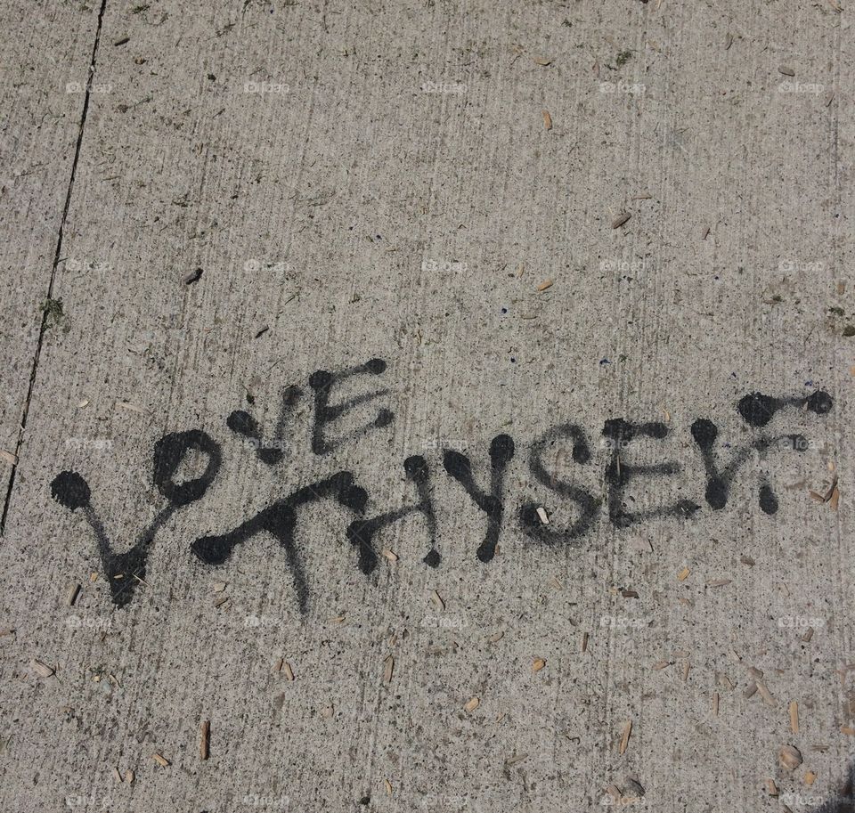 Love Thyself graffiti 