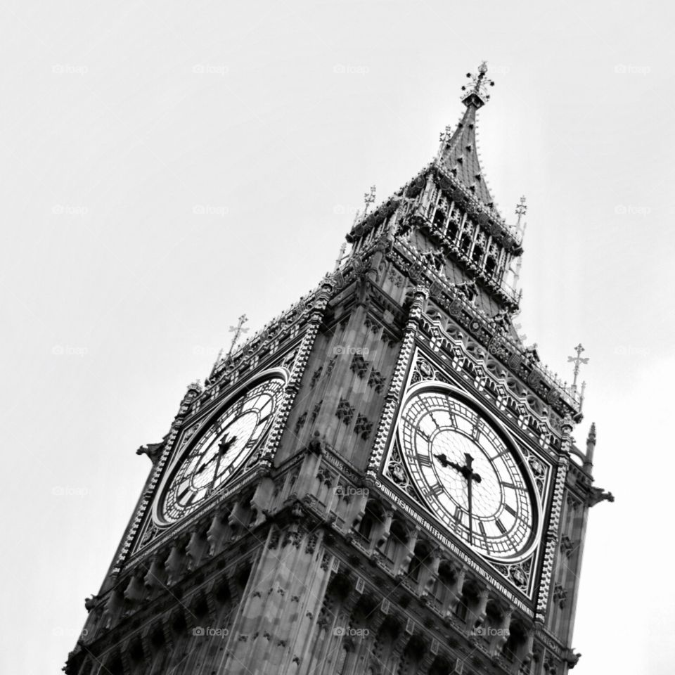 Big Ben clock tower in London 