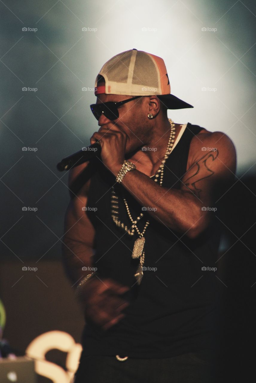 Throwback few years back when Nelly was in town. #nelly #savenelly #dilemma #justadream #hotinherre #concert #tour #crowds #hollywood #celebrity