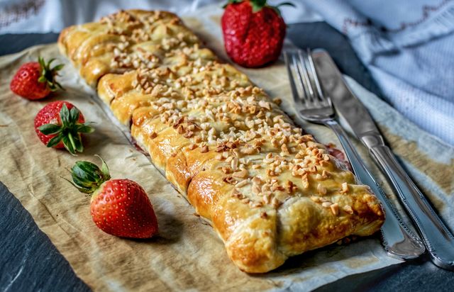 Strawberry and chocolate stuffed puff pastry braid