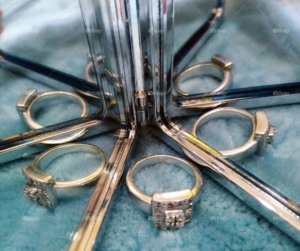 Not ordinary reflection mirror