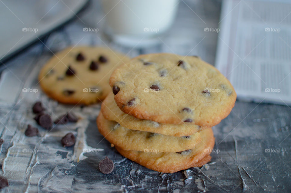 Homemade cookies with warm milk is our favourite sweet for sweet cravings, whole wheat cookies, healthy version,chocolate chips cookies 🍪