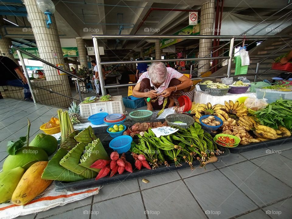 Come and choose fruits and vegetables