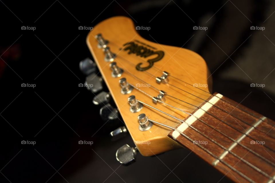 music head guitar strings by leonbritton123