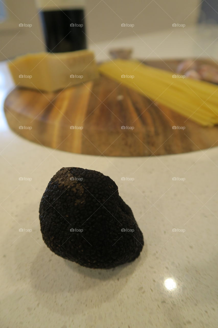 Black truffle, perigord,Truffle time, food, kitchen, home cooked, gourmet, Black truffle, perigord,Truffle time, food, kitchen, home cooked, truffles, pasta., Wooden board, truffles, pasta. Shaved truffle, sliced, slices 