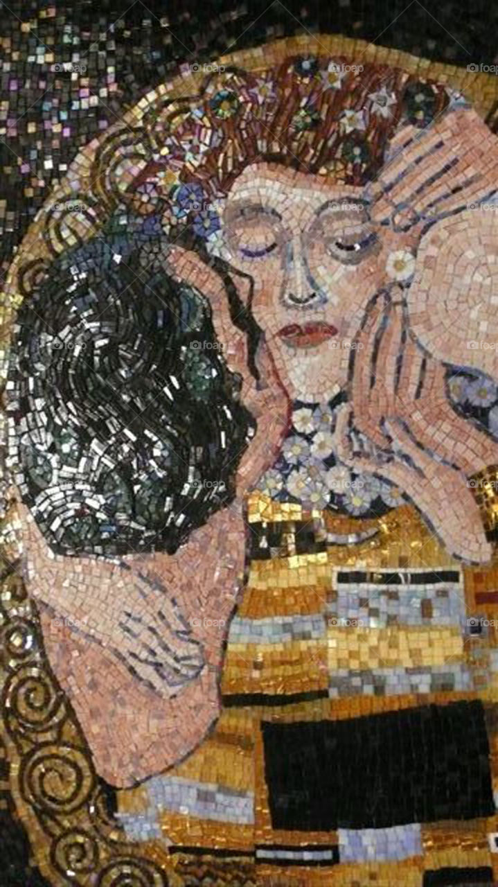 The Famous Kiss. Mosaic Close