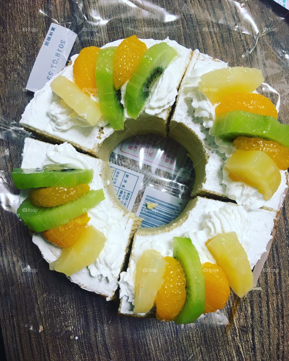 Some fruits on the baumkuchen