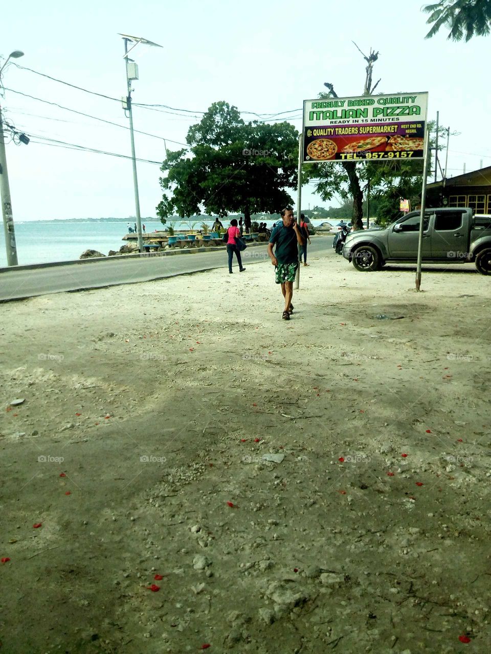 well this photo was taken just out of curiosity but it still looks very wonderful .