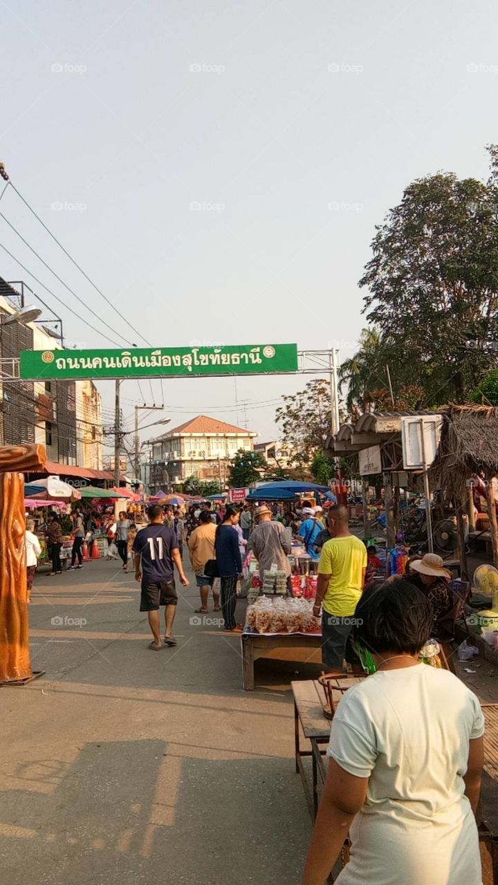 street walk
market point