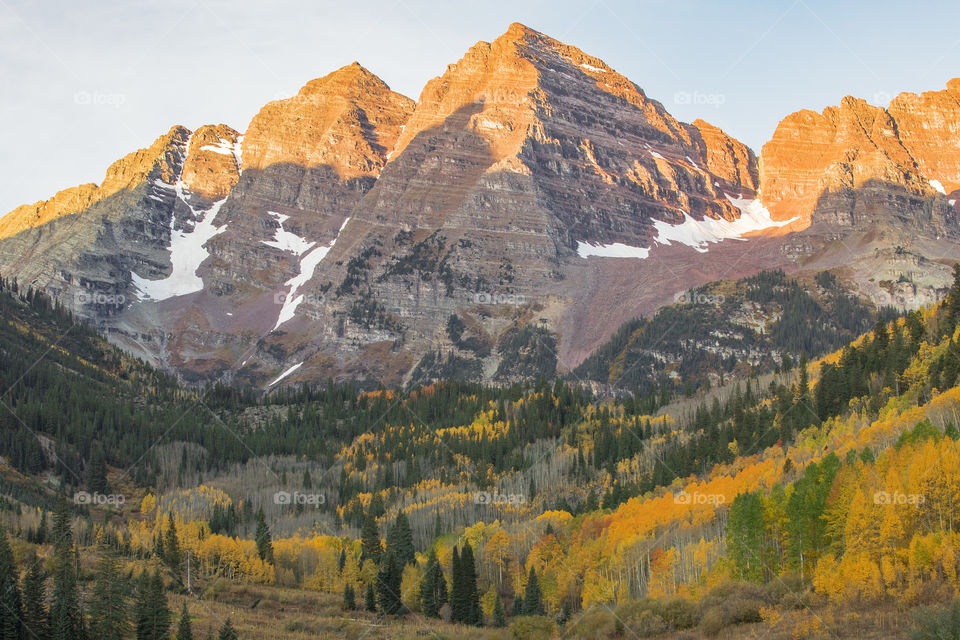 Sunrise in maroon bells