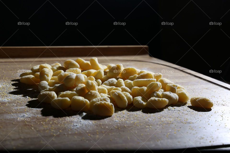 Gnocchi di patate farina acqua sale