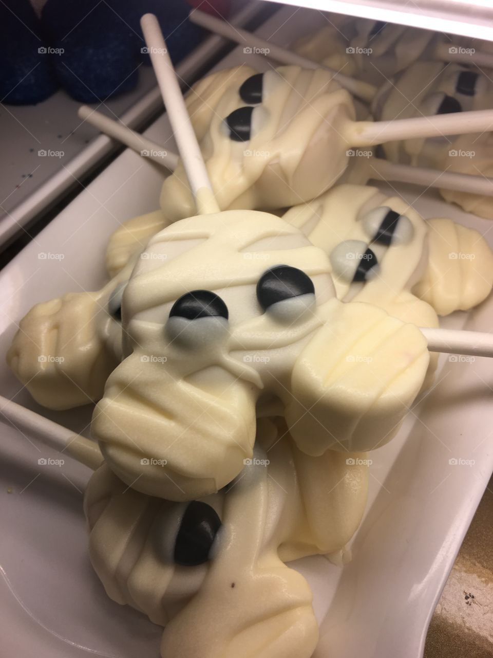 Mummy Mickey Cake Pops
