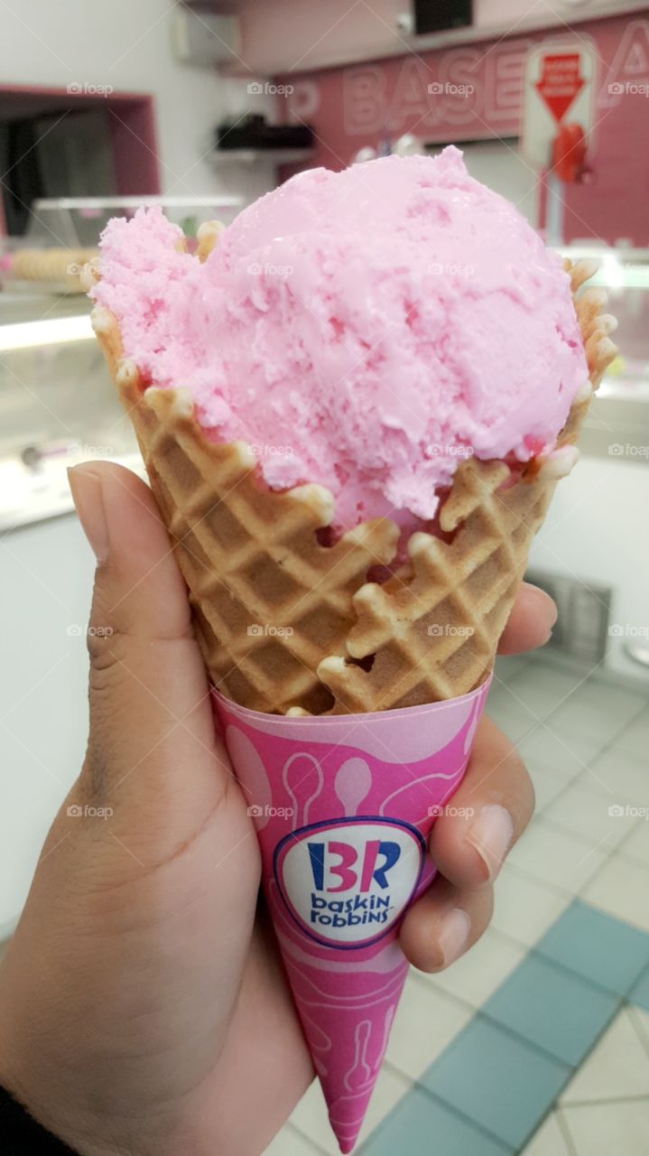 Baskin Robin ice cream cone