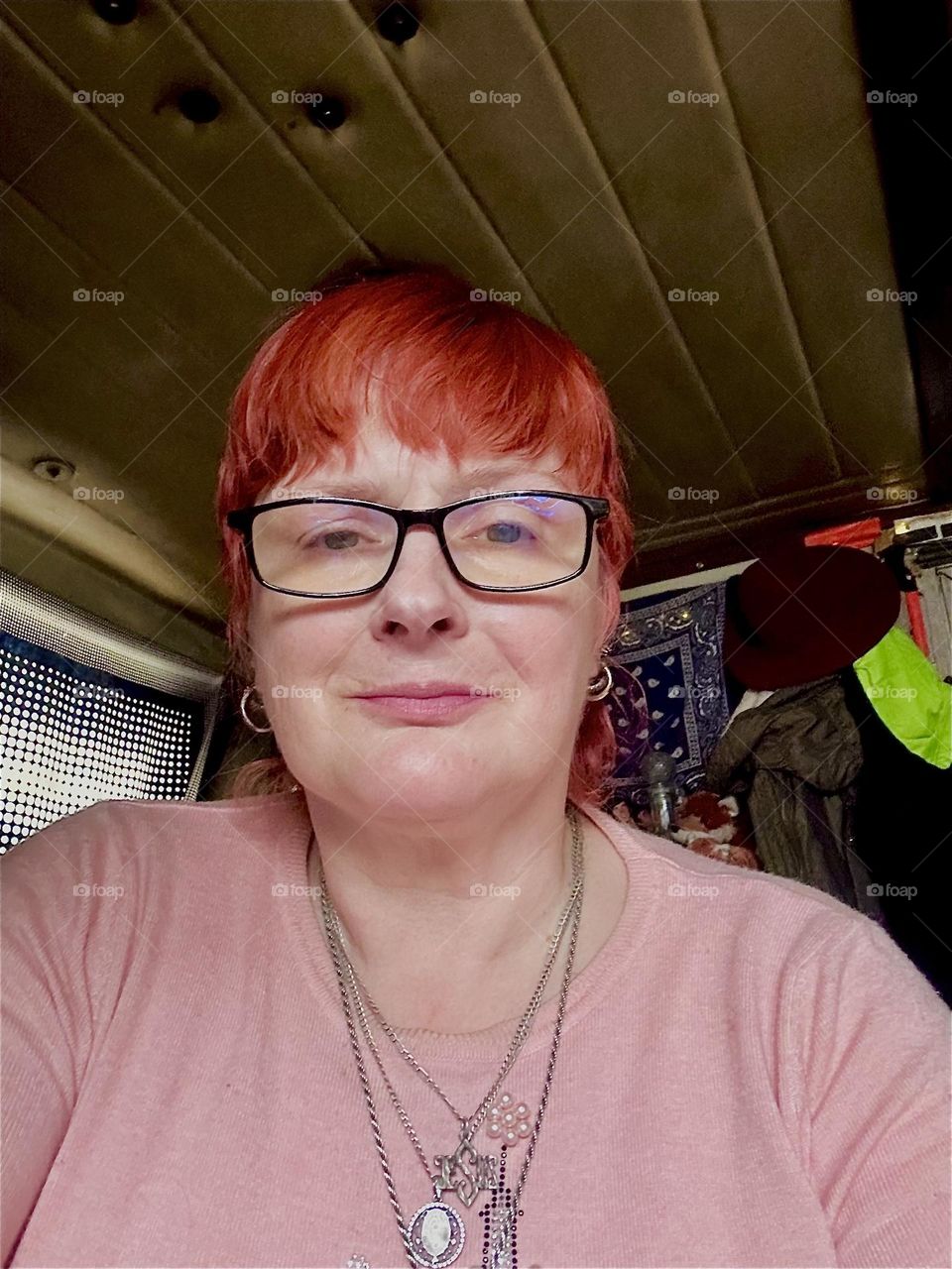 Yes folks, it’s me, „Petra Schiller“ a.k.a. „Maxine Firefox“ in my favorite pink sweater aboard „Salvation“, the „28 foot 1969 Luhrs“ cabin cruiser at „Newtown Creek“ by the „Pulaski Bridge“ in LIC, Queens. 2024. Hypnotic Productions