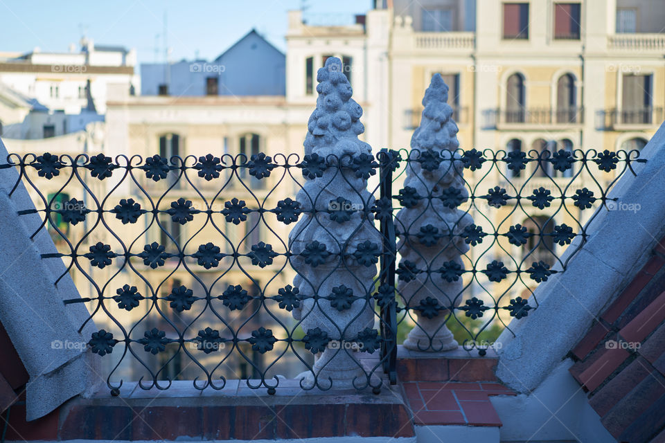 Barcelona. Avda Diagonal vista desde la Casa de les Puntxes . Detalles de las terrazas del edificio. 