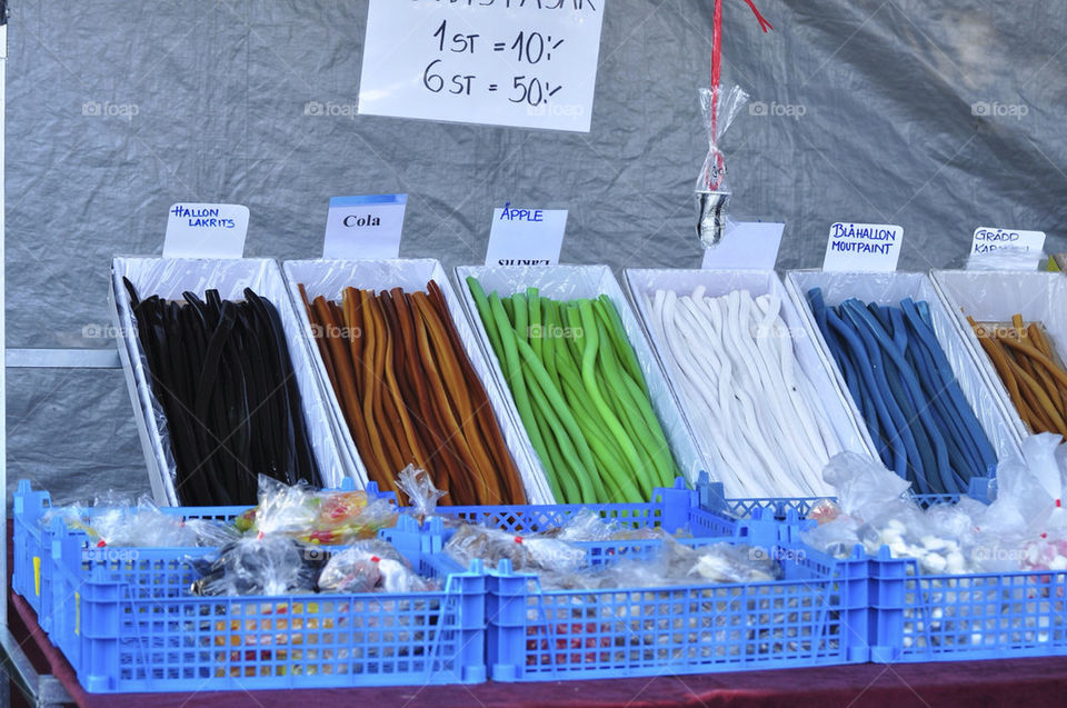 colours candy swedish strings by hkjohan