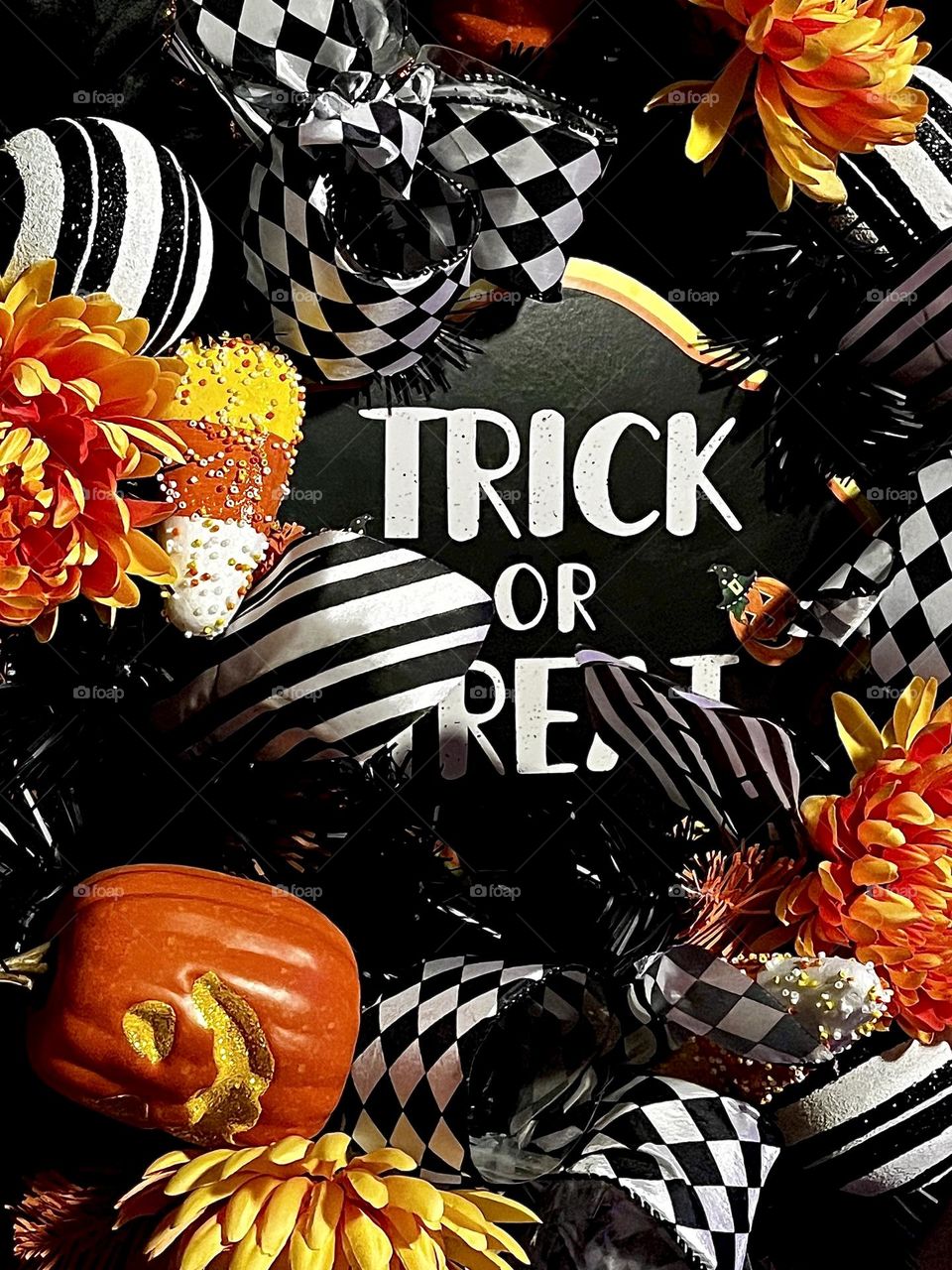 Halloween Trick or Treat Wreath