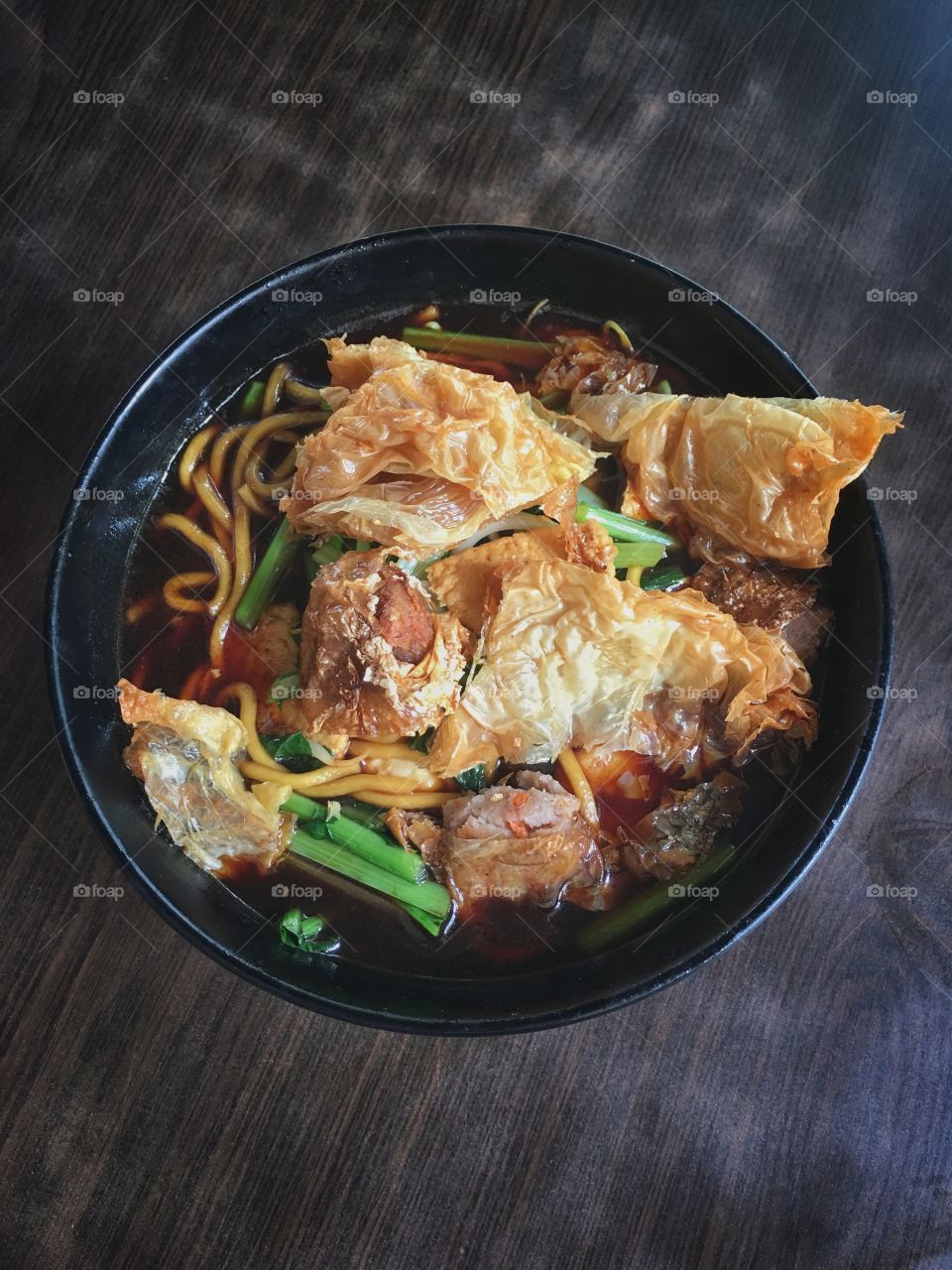 Vegetarian Chinese herbal noodle soup