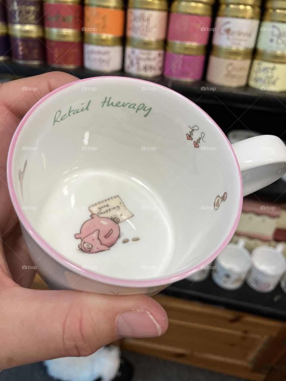 Spotted a little pink pig at the base of a mug 🐷