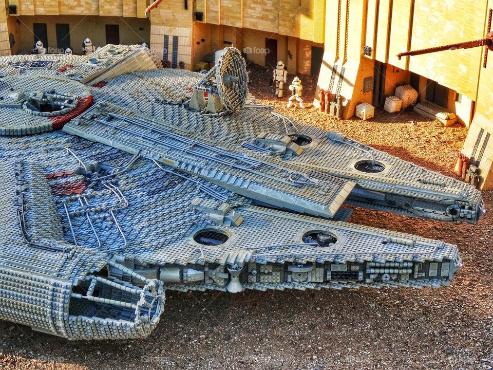 Millennium Falcon Diorama. Star Wars Lego Masterpiece