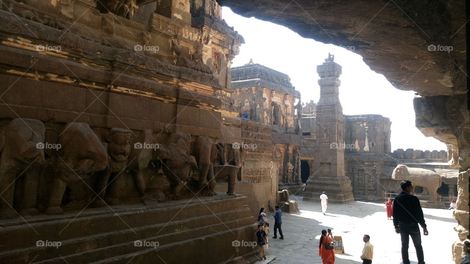 Ellora caves called Kailash temple also this caves built in 735 bc rady for people  200 hendred years times to built the caves it is anciant historical monumaint in aurangabad maharashtra india