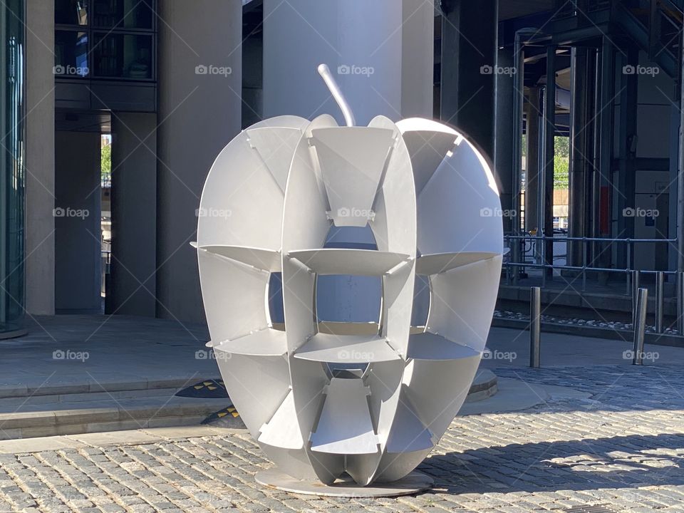A apple statue in london 