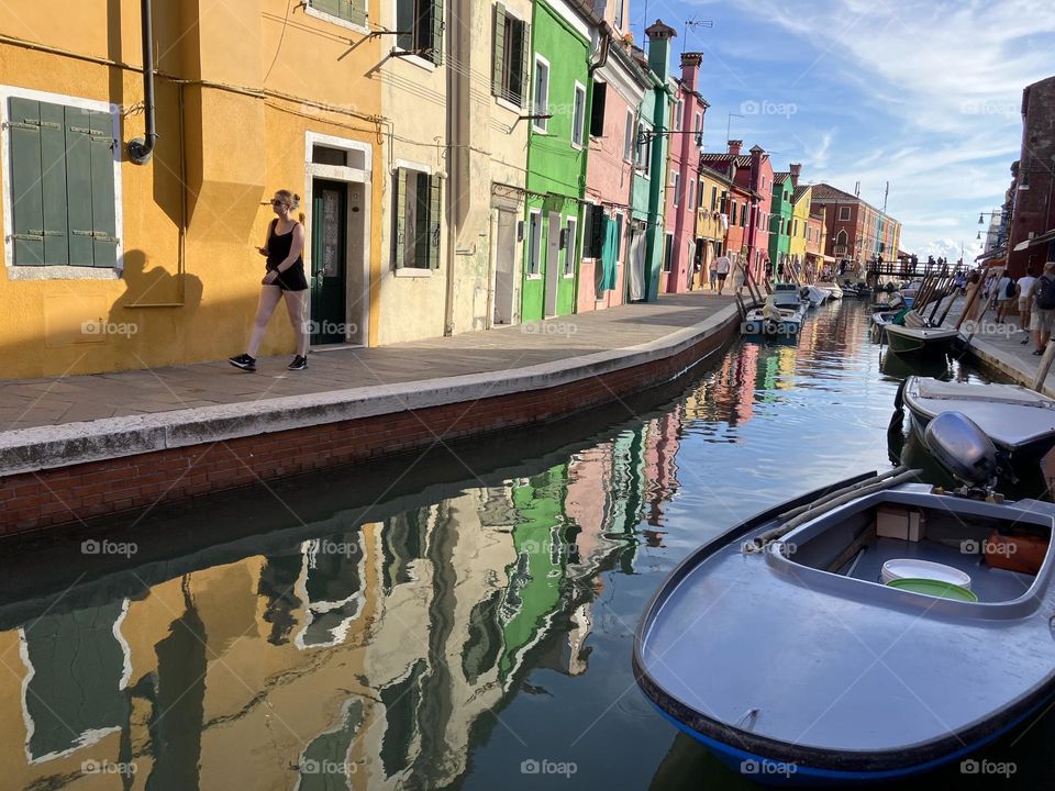 Amazing colour in Burano🔴🟣🟢🔵 🟡