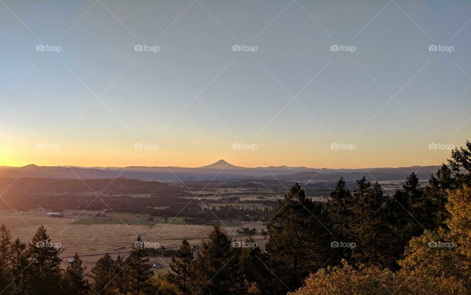 Table Rock Oregon sunrise mountain range