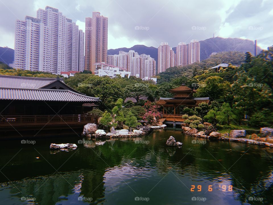 Juxtaposing Hong Kong