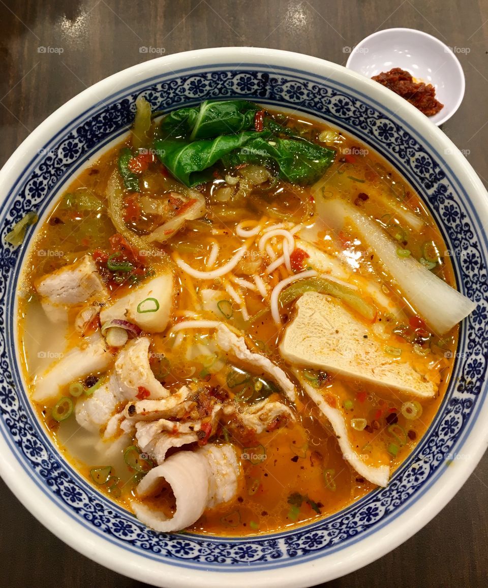 Spicy noodles with pork belly 