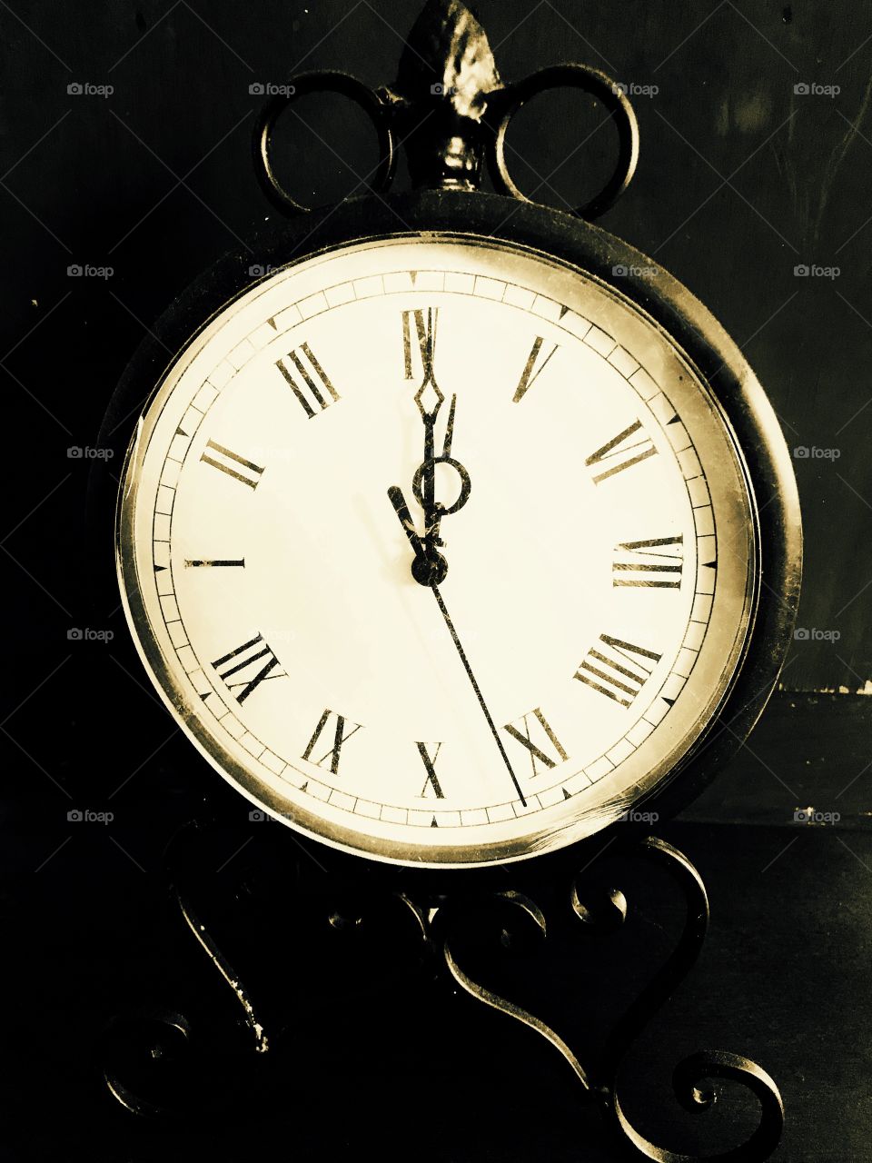This clock represents Eternal knowledge - knowledge and time 
