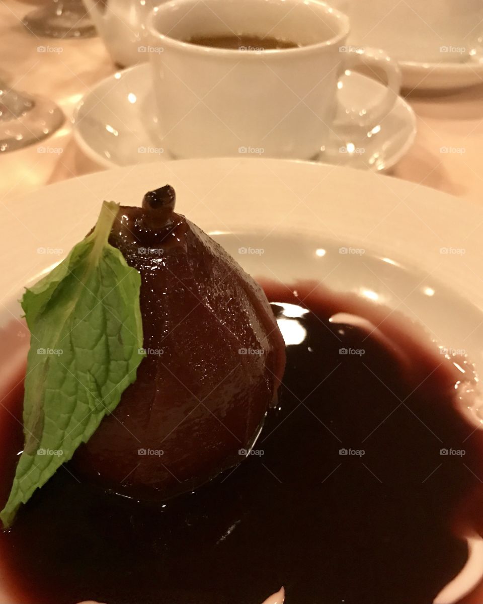 poached pear in red wine sauce