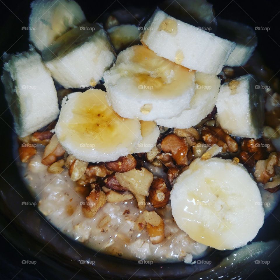 breakfast food-banana nut oatmeal