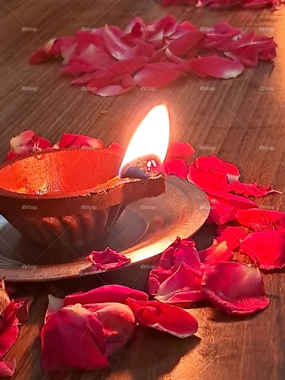 Lighted oil clay lamp