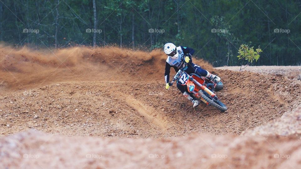 @brendenharrison12 putting motos on