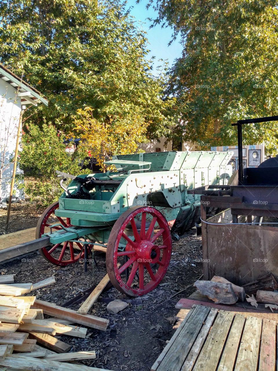 antique carriage///Farmers market