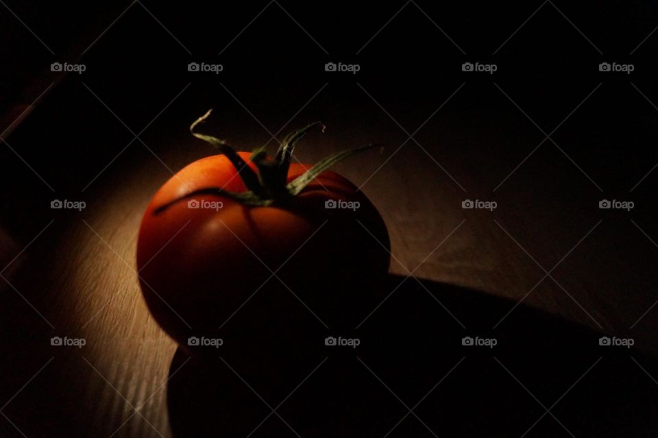 Mroczny pomidor