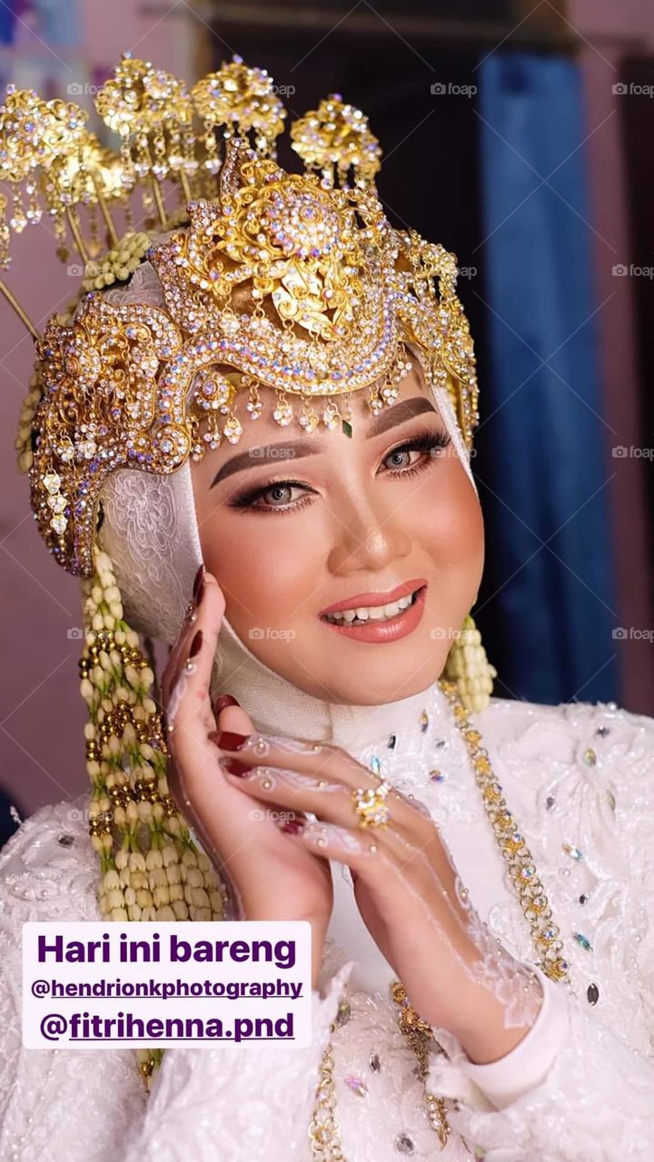 Beautiful Traditional Indonesian Wedding Attires