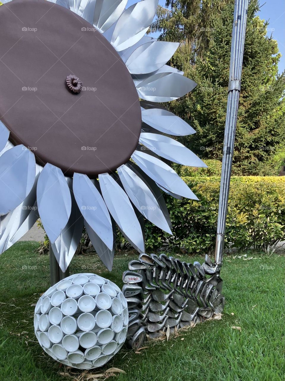 Recycle golf materials for a work of art 