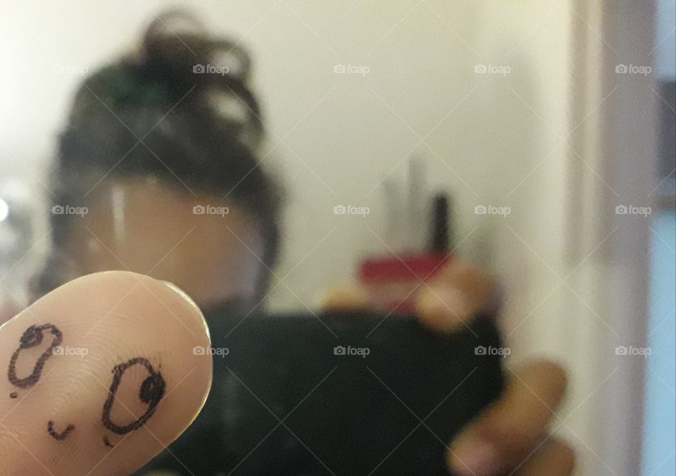 finger stupid idiot funny fail photo picture selfie mirror