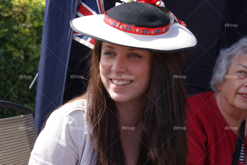 girl happy hat jubilee by Pahars